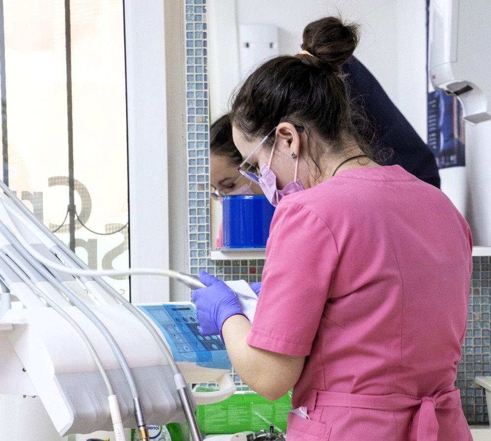 Clinică stomatologică în Sectorul 4 din București: servicii complete și acces facil