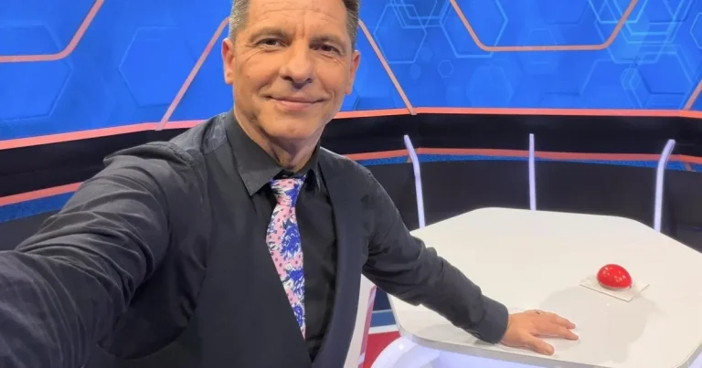 Dan Negru critică ritualul careului de la școală: „Drumul spre colivie”