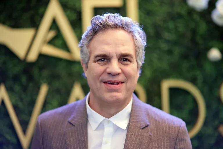 Mark Ruffalo, apărat de vedete după acuzațiile de antisemitism. Bradley Whitford contestă fuziunea Paramount