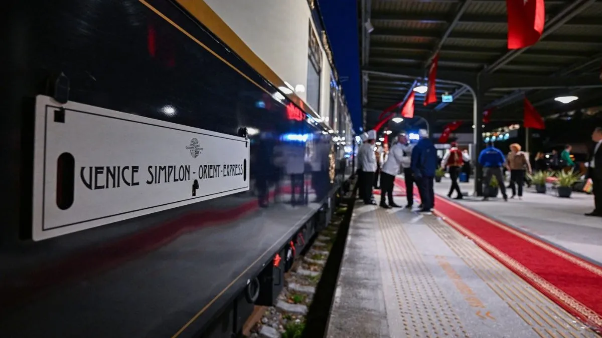 Orient Express ajunge la Monte Carlo: cât costă călătoria de lux
